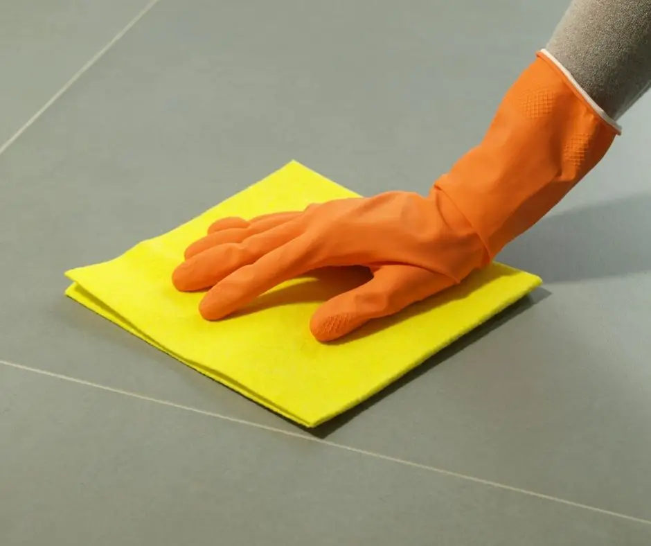 How to Polish Travertine Floor Tiles?